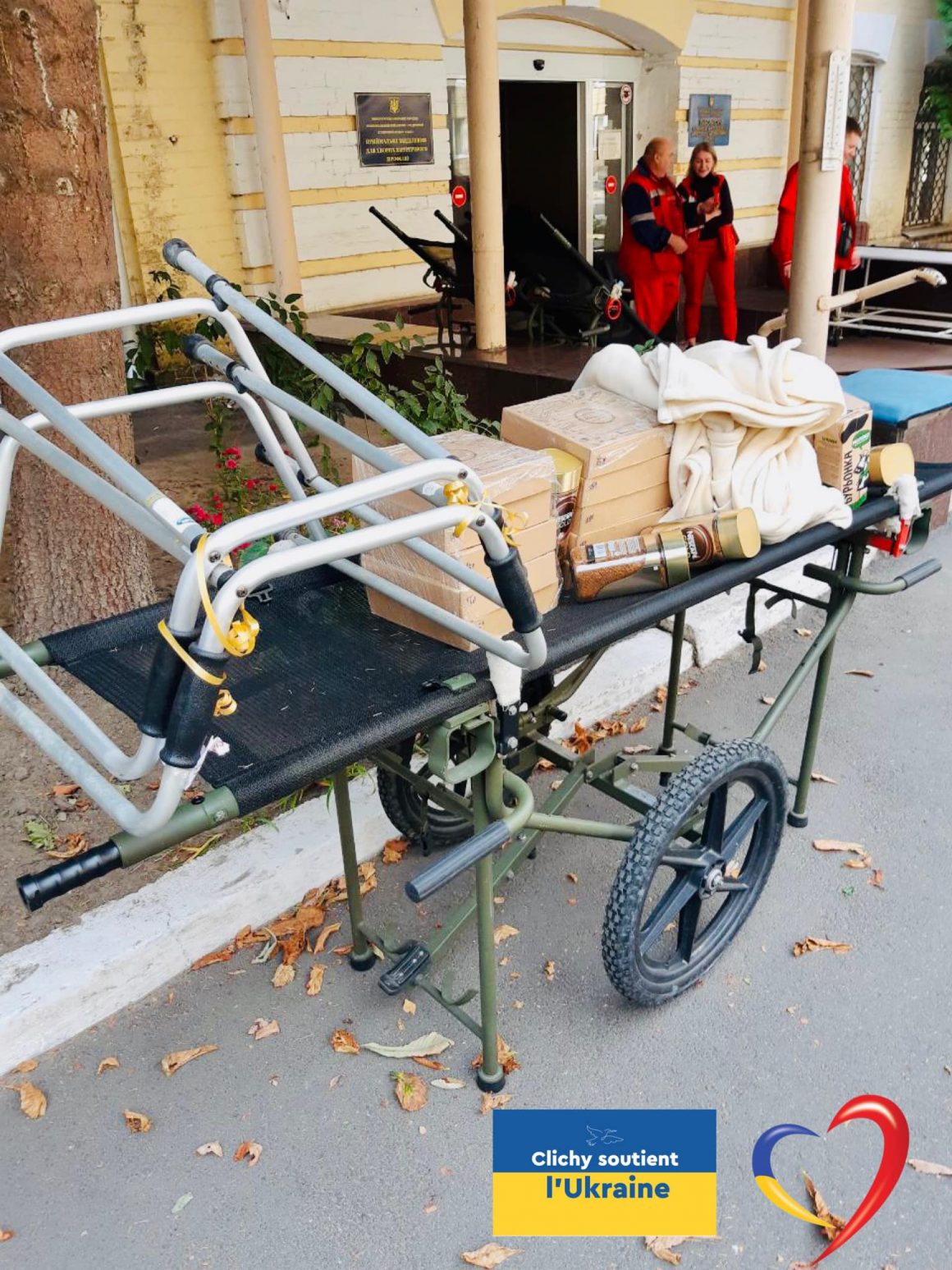 Підтримка лікарів в Україні від нас та наших французських партнерів OEEI Ville de Clichy-la-Garenne Підтримка лікарів в Україні від нас та наших французських партнерів OEEI Ville de Clichy-la-Garenne