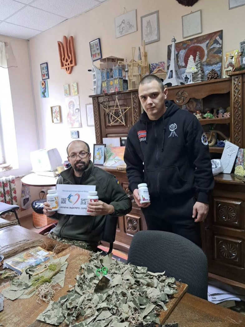 Вітаміни для команди яка плете сітки для наших хлопців на фронт! Вітаміни для команди яка плете сітки для наших хлопців на фронт!