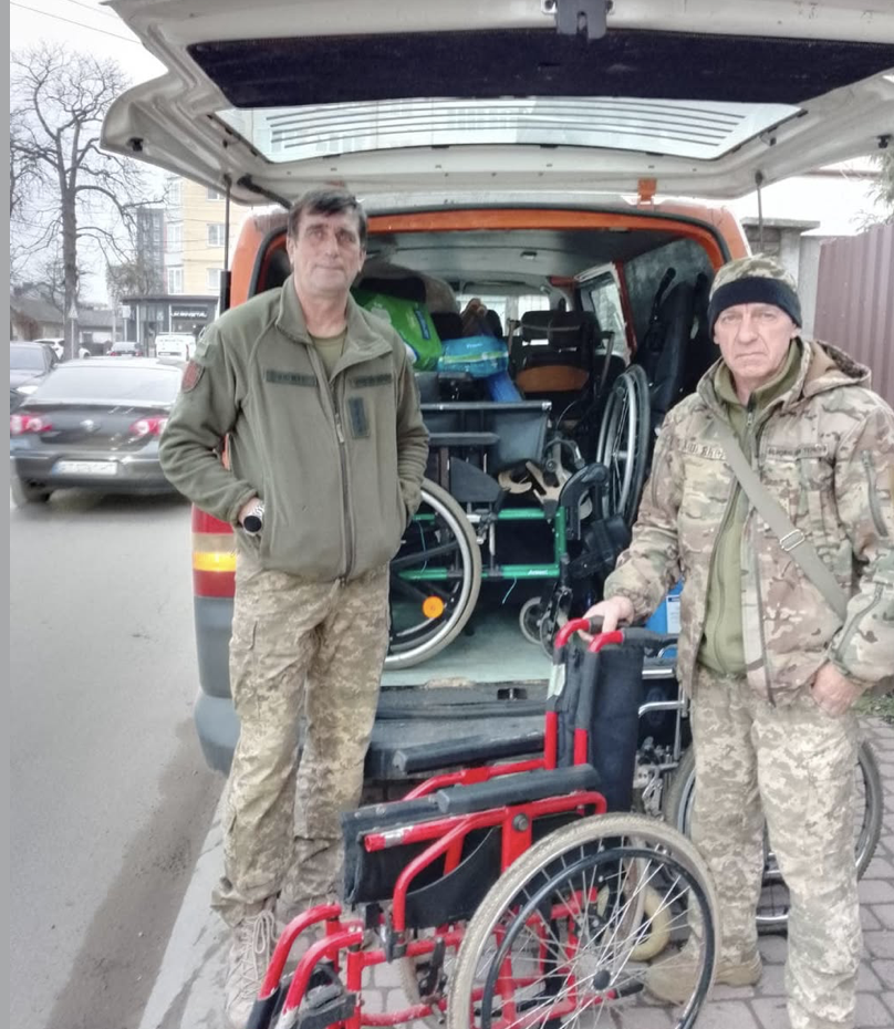 Інвалідні візки для поранених військових Інвалідні візки для поранених військових