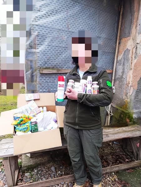 Передали маскувальні сітки, вітаміни та продукти Передали маскувальні сітки, вітаміни та продукти