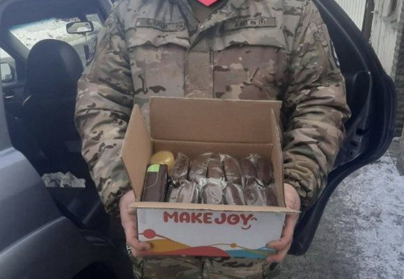 Передали енергетичні батончики для ЗСУ на Донецький напрямок Передали енергетичні батончики для ЗСУ на Донецький напрямок