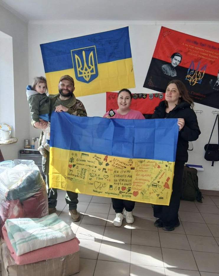 Передали пледи та ліки до обласної лікарні в Івано-Франківську Передали пледи та ліки до обласної лікарні в Івано-Франківську