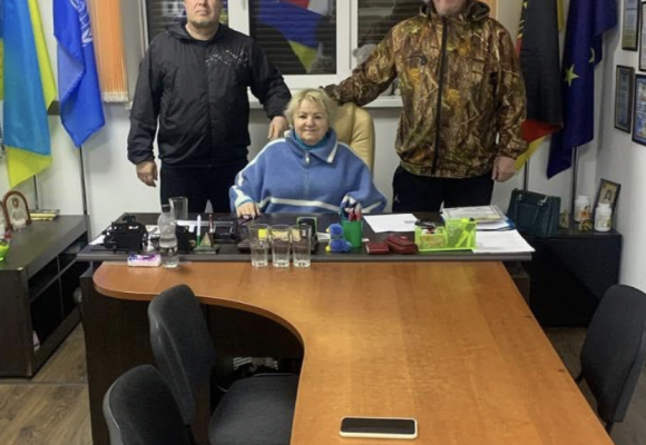 Разом із Кушніром Володимиром та Михайловим Сергієм передаємо допомогу нашим військовим